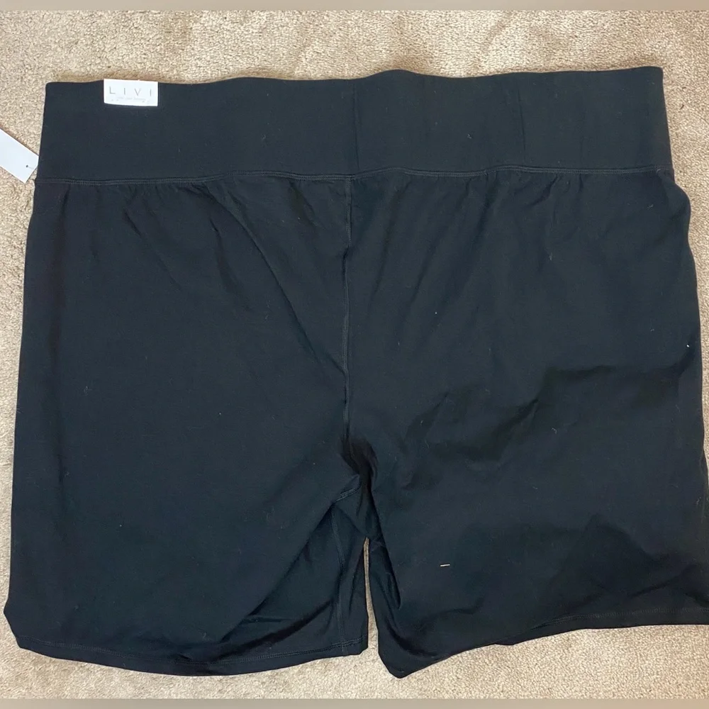 SOLD: Livi Biker Shorts | Size 38/40 | NWT - Picture 6 of 8